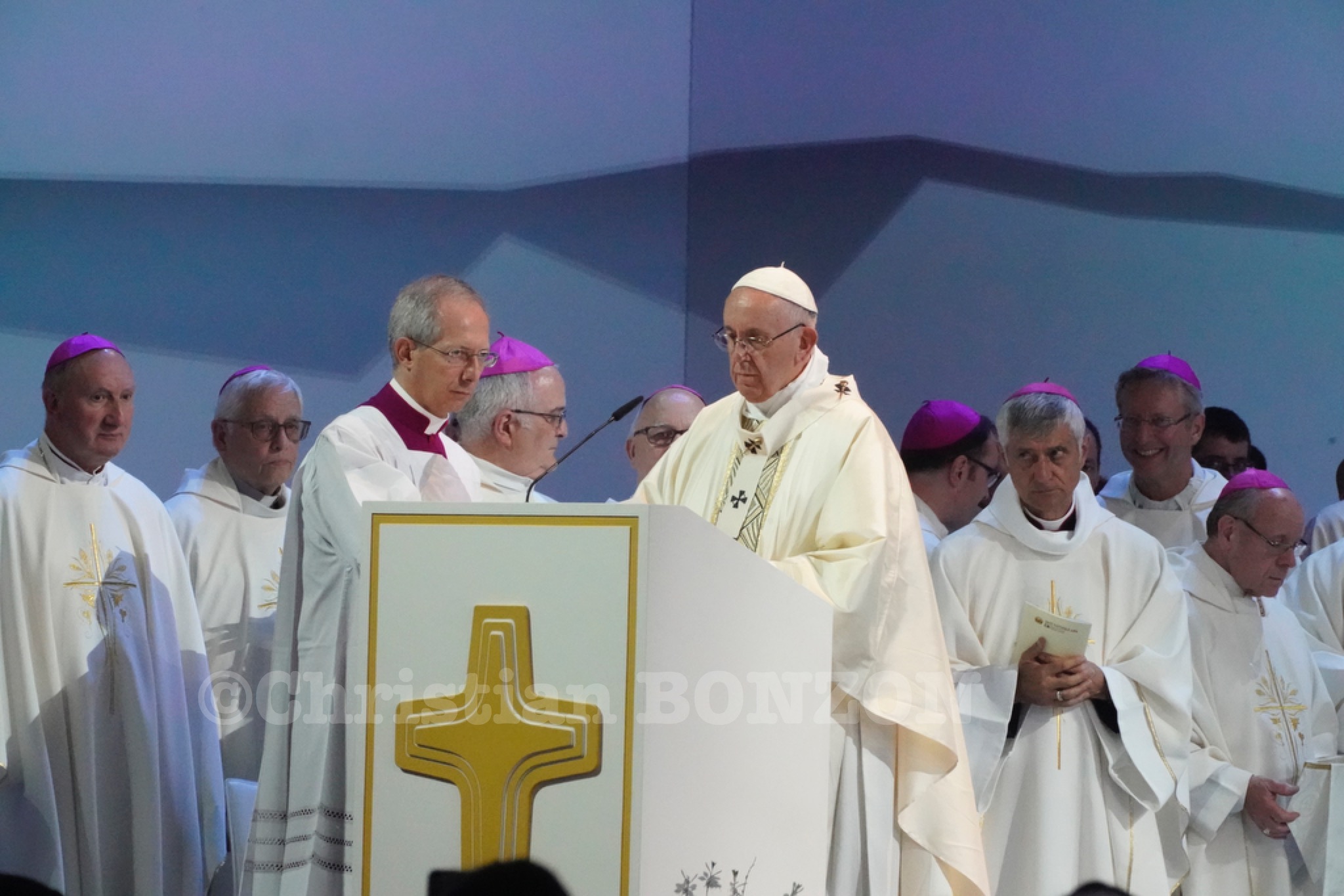 Le Pape en visite a Palexpo a Geneve.