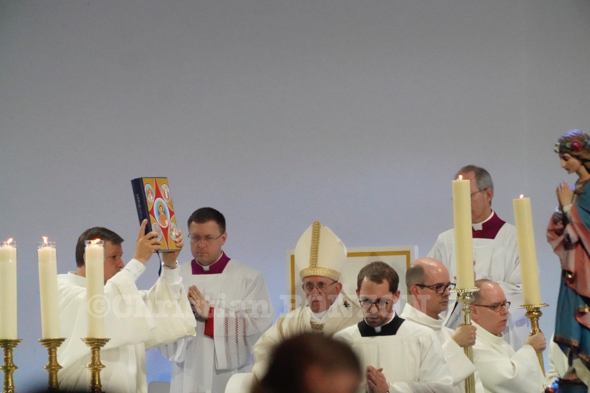 Le Pape en visite a Palexpo a Geneve.