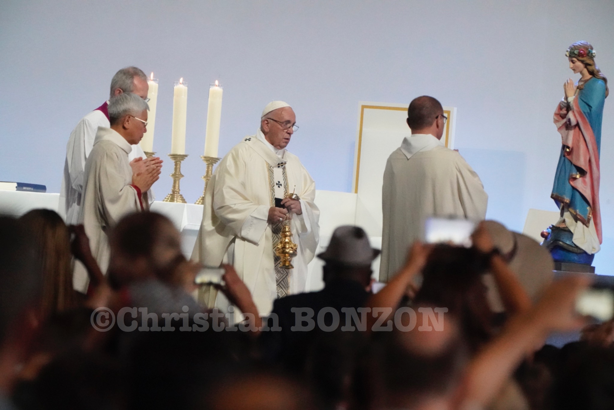 Le Pape en visite a Palexpo a Geneve.