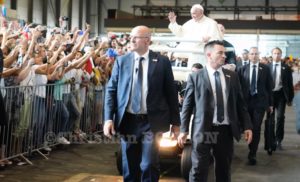 Le Pape en visite a Palexpo a Geneve.