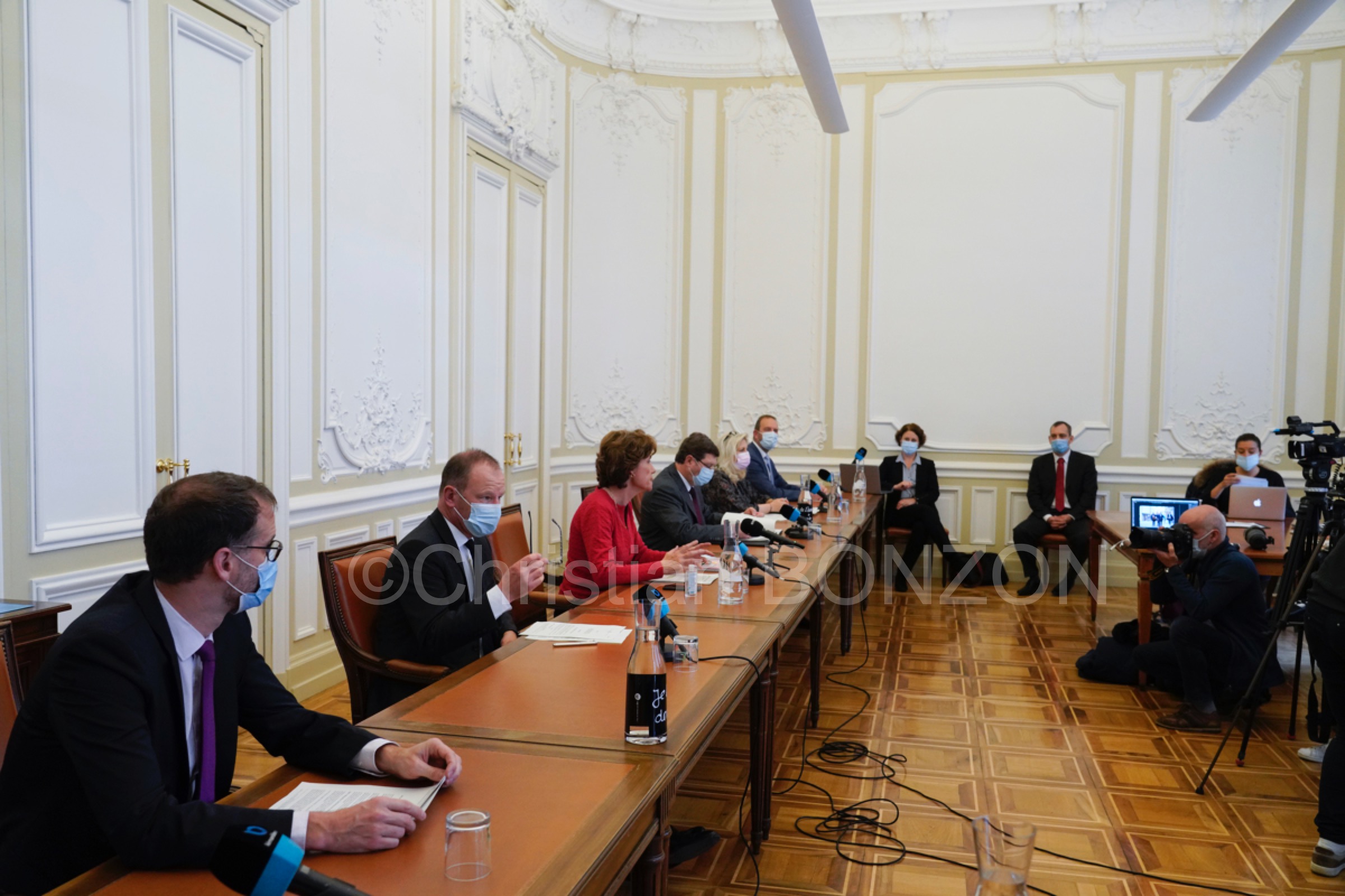 Confpresseconfinement002