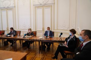 Confpresseconfinement010