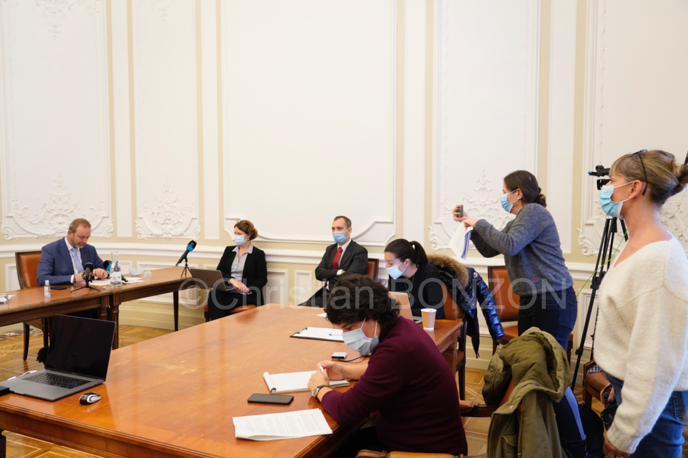 Confpresseconfinement016