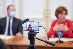 Confpresseconfinement019