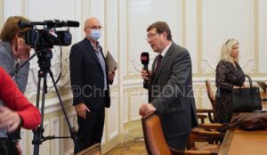 Confpresseconfinement044