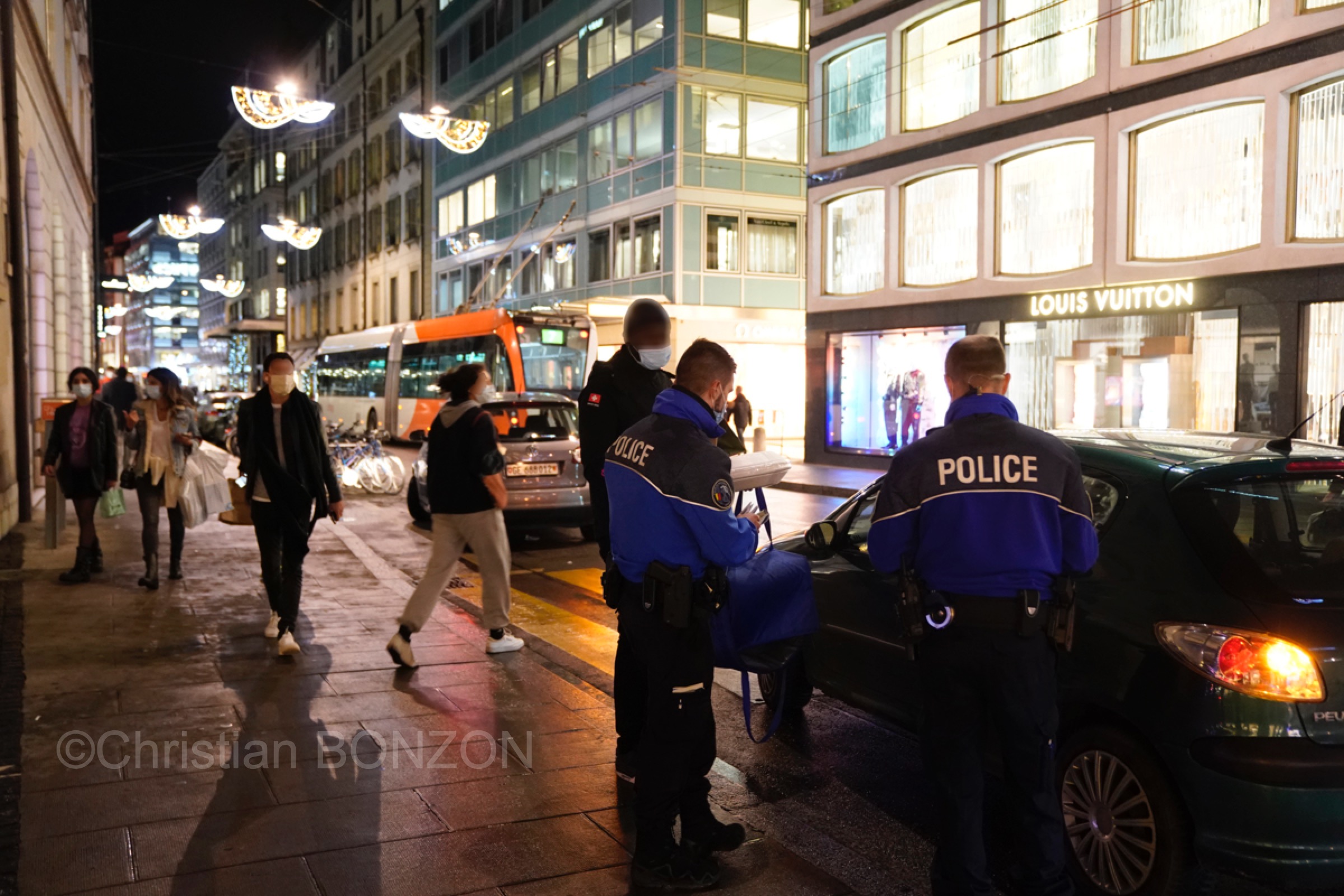 23_decembre2020_immesion049police