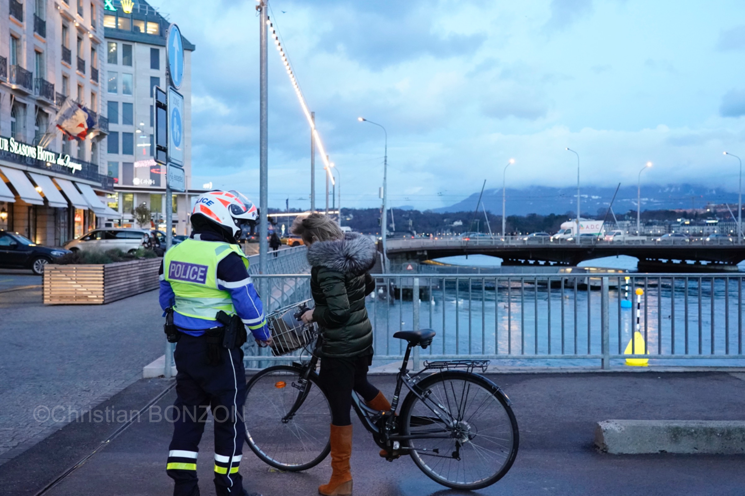 policecontrolevelo022