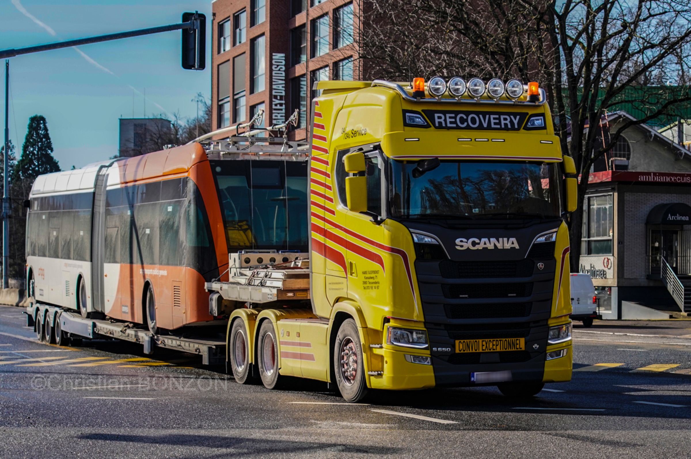 Trolleybus_Vanhool001