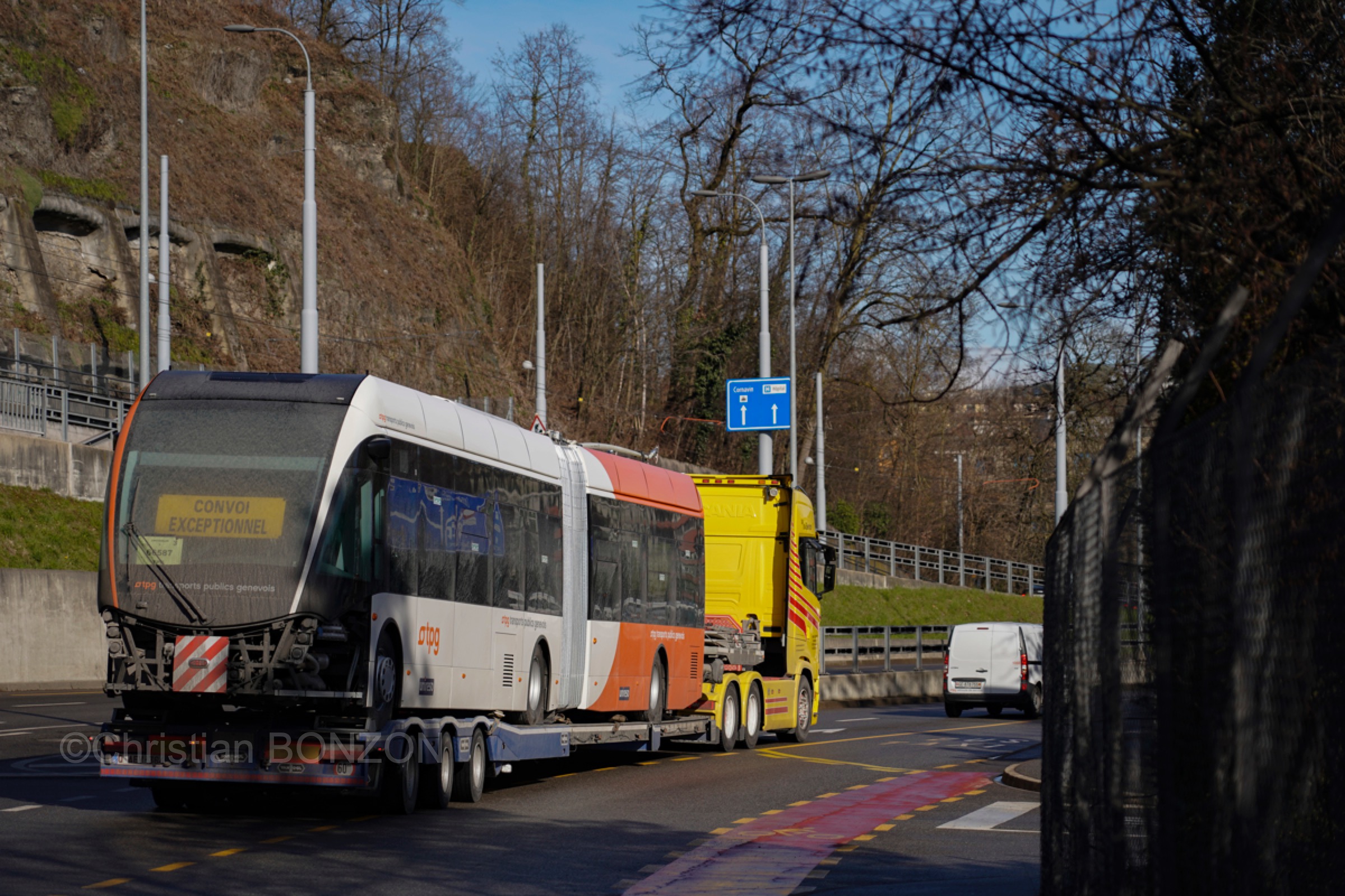 Trolleybus_Vanhool005