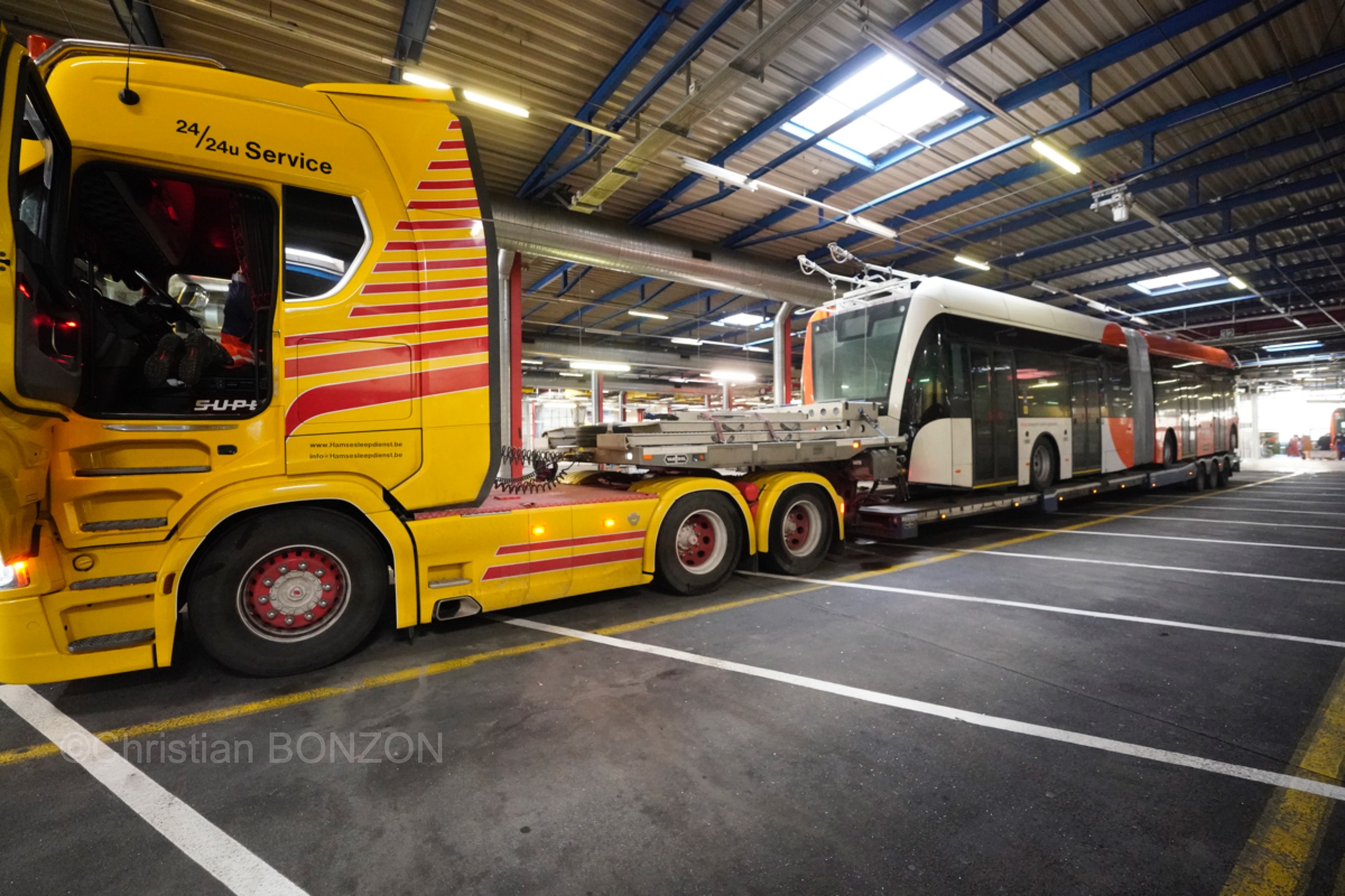 Trolleybus_Vanhool016