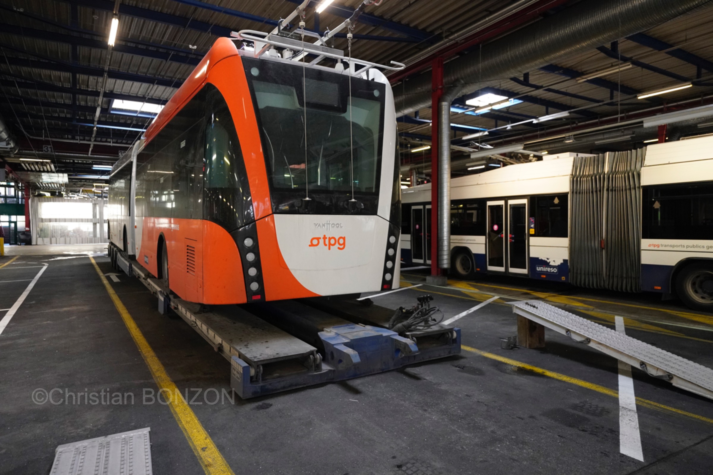 Trolleybus_Vanhool021