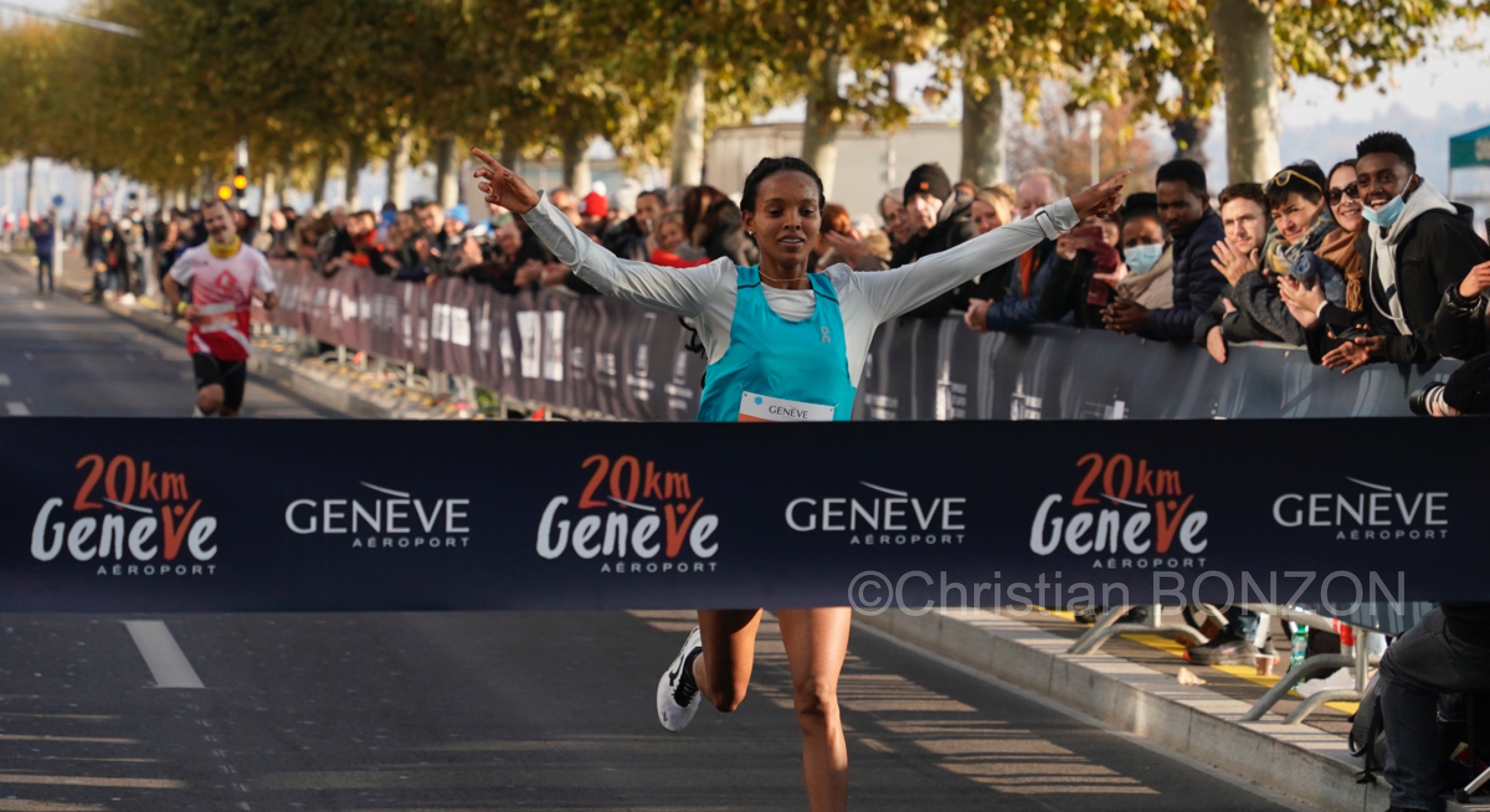 20kmGeneveAeroportz070