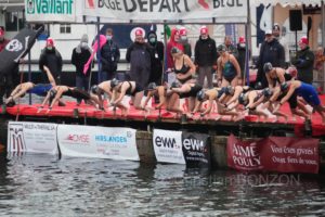 chiensNoel19decCoupeNoel124