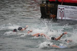 chiensNoel19decCoupeNoel125