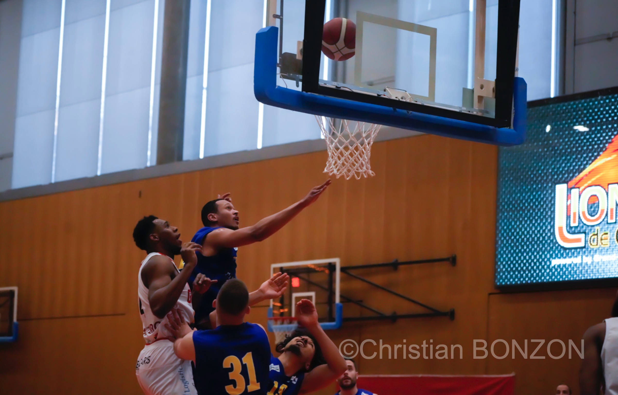 19fev048basket