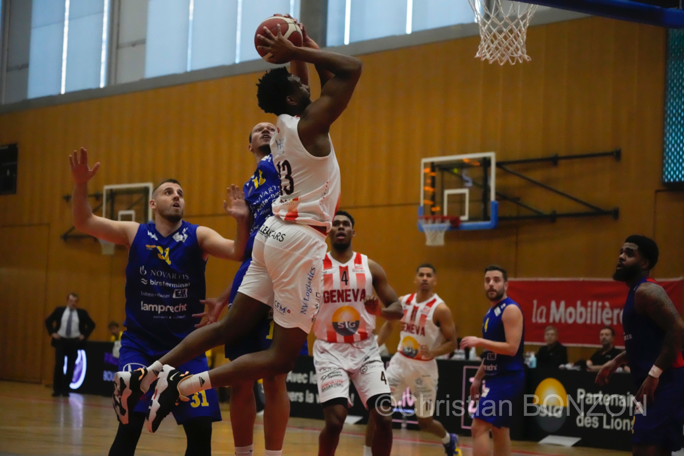 19fev049basket