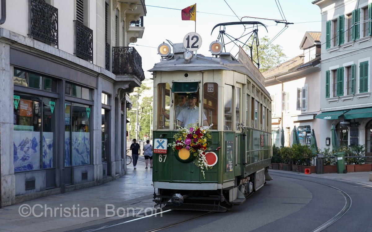 Tram_Carouge_politiques001