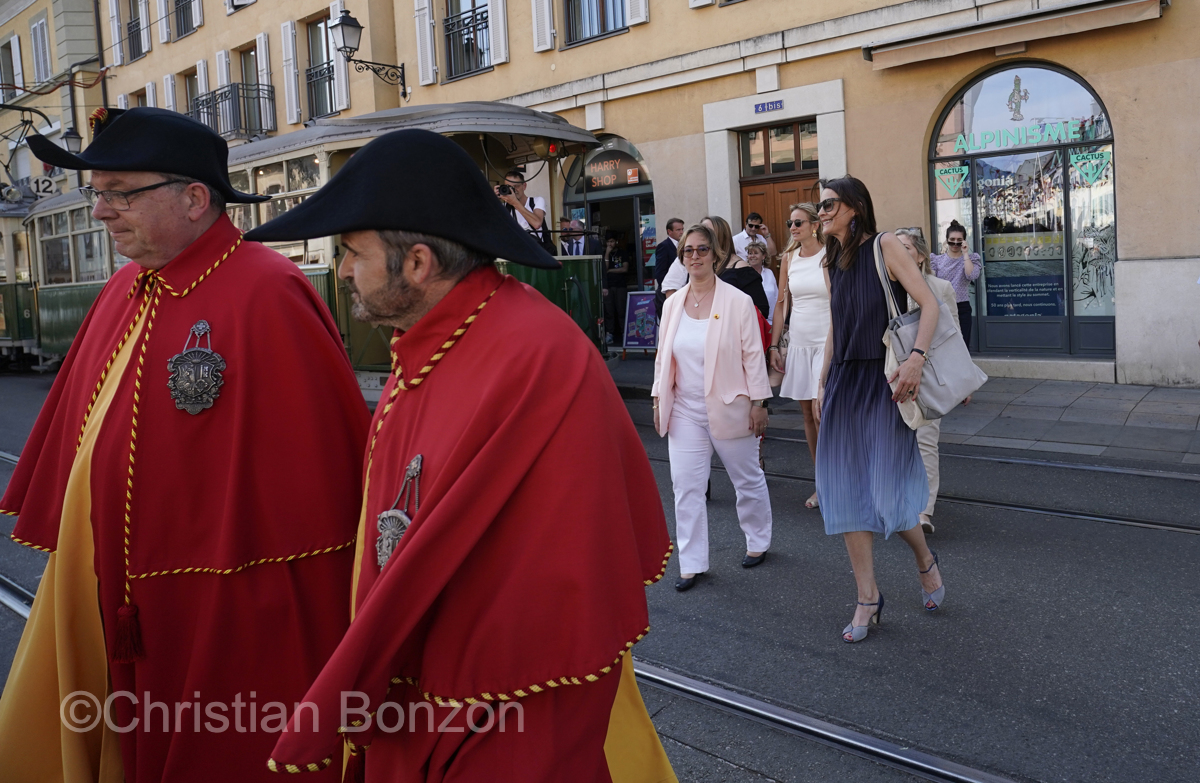 Tram_Carouge_politiques007