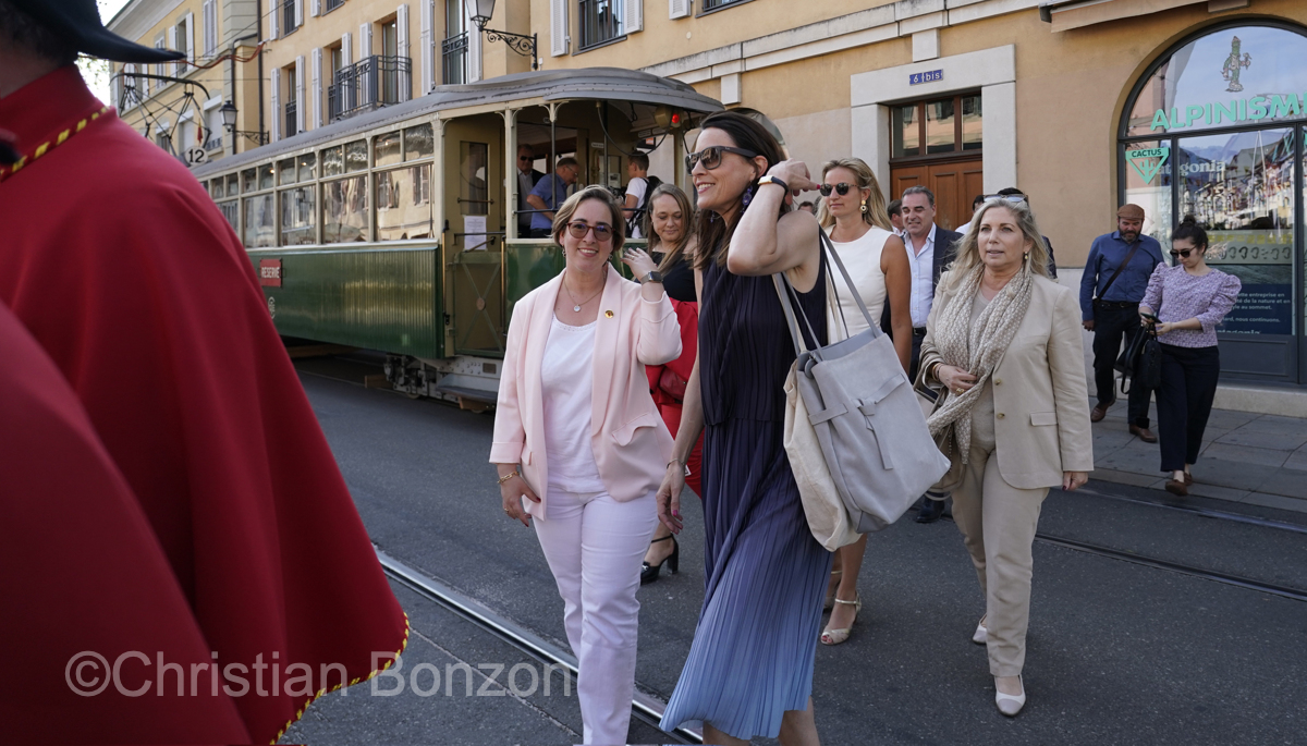 Tram_Carouge_politiques008