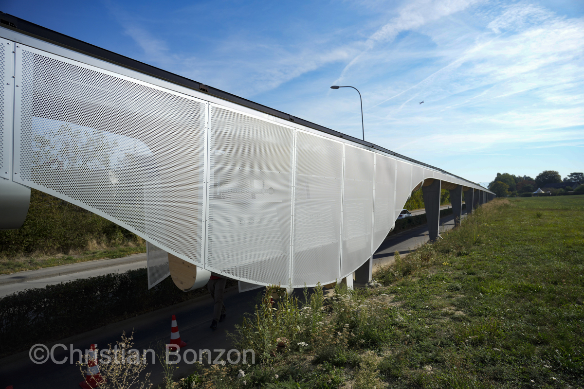 Premiere piste cyclable de Suisse _ÇÊSolar HorizonÊÈ_