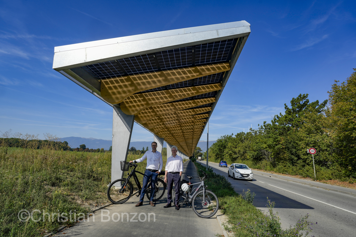 Premiere piste cyclable de Suisse _ÇÊSolar HorizonÊÈ_