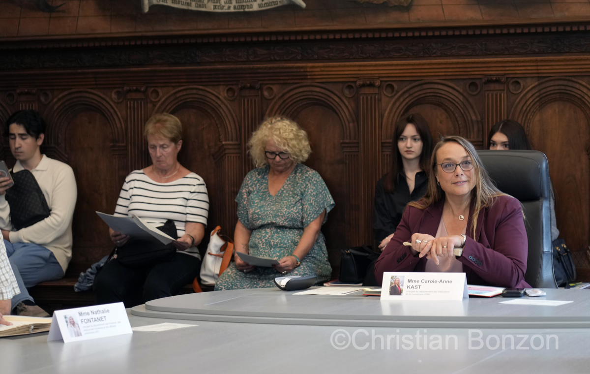 Seance fictive du Conseil dÕEtat par Madame Carole Anne-kast Conseillre dÕEtat