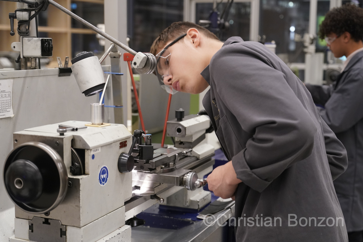 Ecole_Horlogerie002A