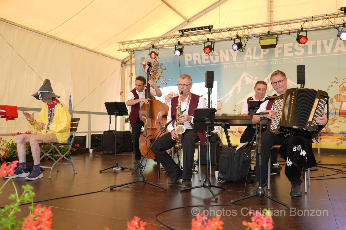 17 eme Pregny Alp Festival Chambesy le 3 aout 2024, festival de de musique folklorique