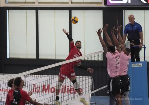 Le Genve Chnois Volleyball recevait Luc Volleyball (Lausanne) au Centre sportif de Sous-Moulin.