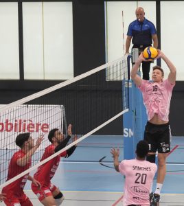 Le Genve Chnois Volleyball recevait Luc Volleyball (Lausanne) au Centre sportif de Sous-Moulin.