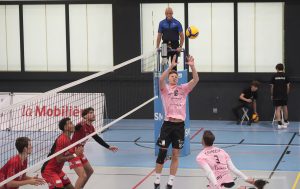 Le Genve Chnois Volleyball recevait Luc Volleyball (Lausanne) au Centre sportif de Sous-Moulin.