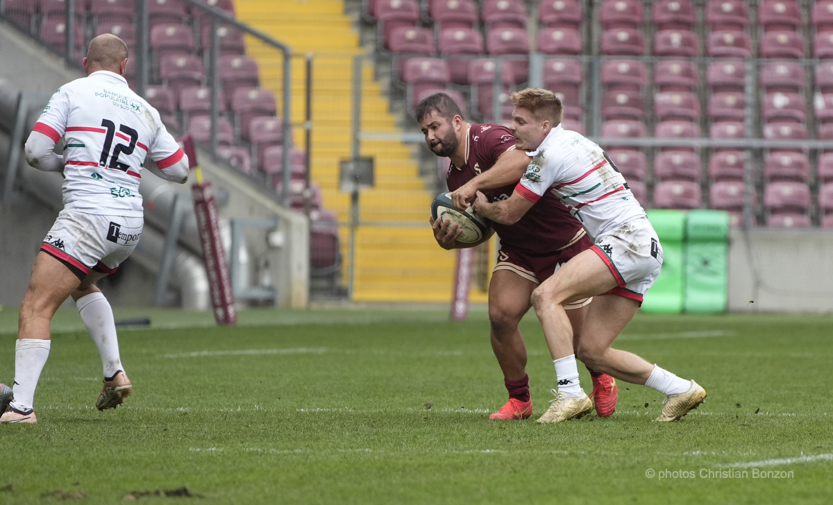 Le Servette Rugby Club recevait au Stade de la Praille (Genve) le Rugby club Nmois (23-16).