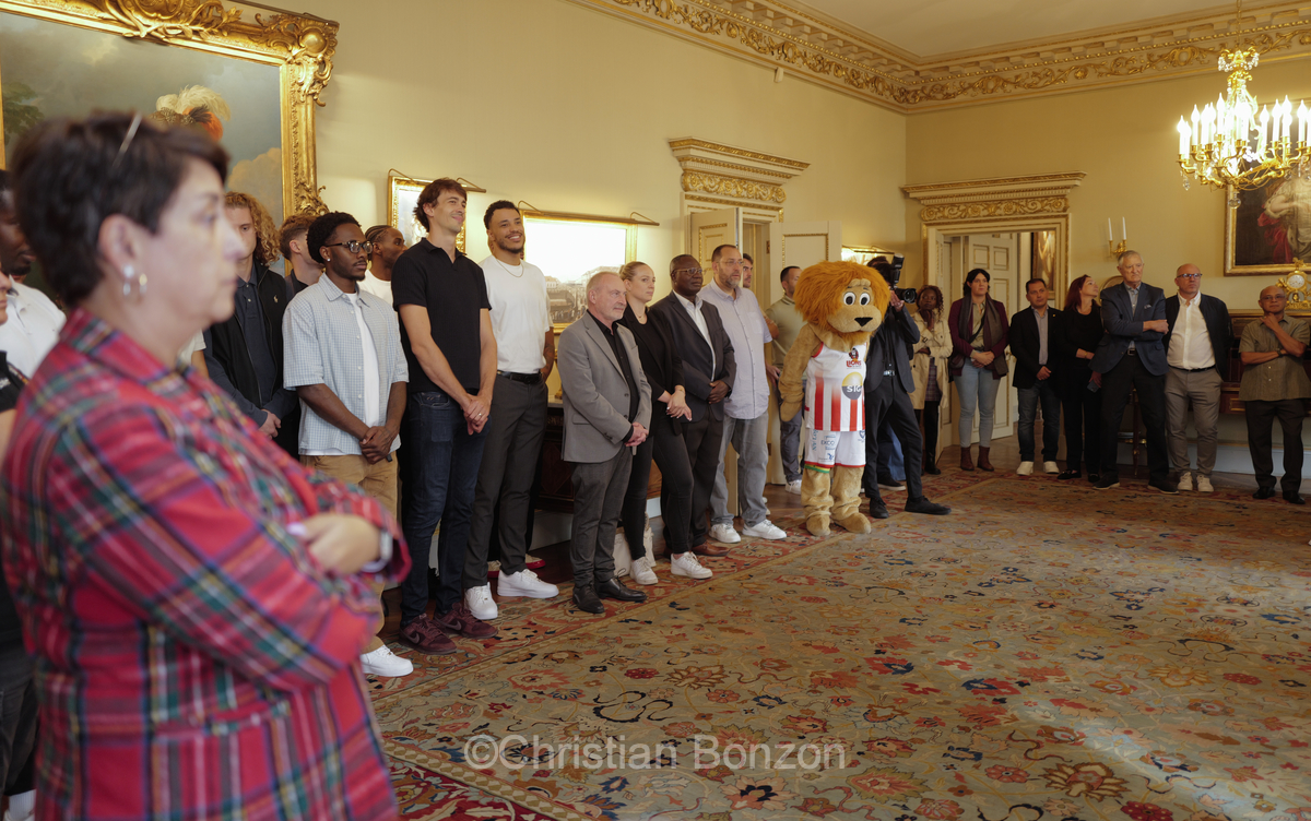 Crmonie en l'honneur des Lions de Genve,