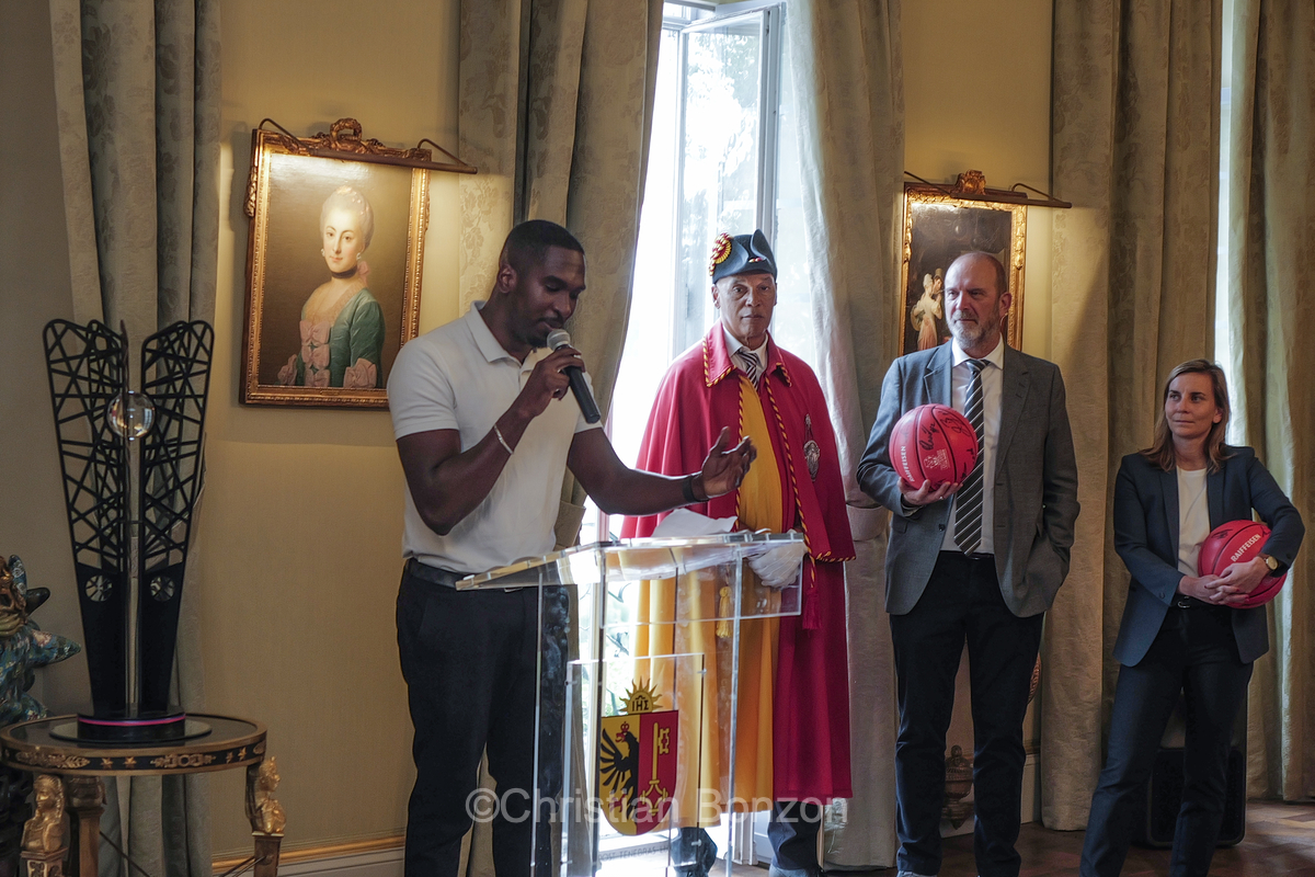 Crmonie en l'honneur des Lions de Genve,