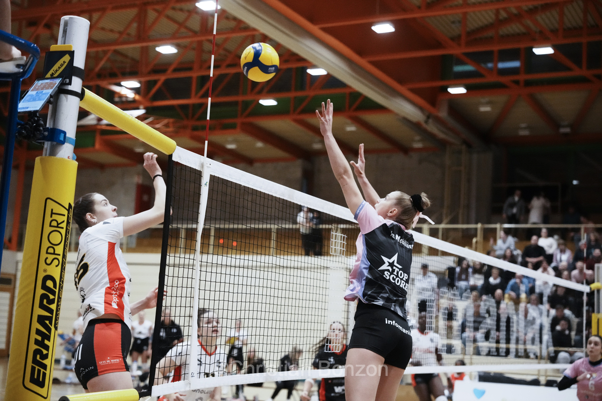 l'quipe fminine dÕInfomaniak Genve Volley