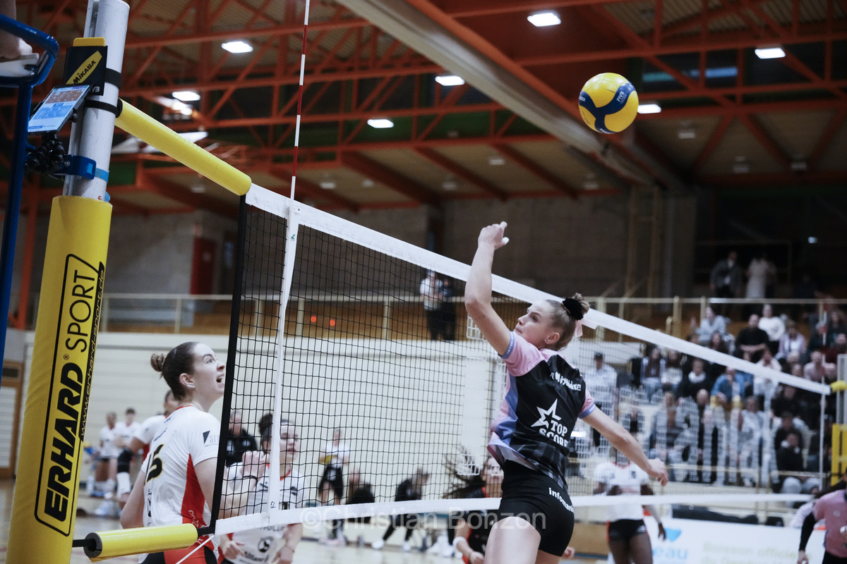 l'quipe fminine dÕInfomaniak Genve Volley
