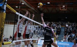 l'quipe fminine dÕInfomaniak Genve Volley