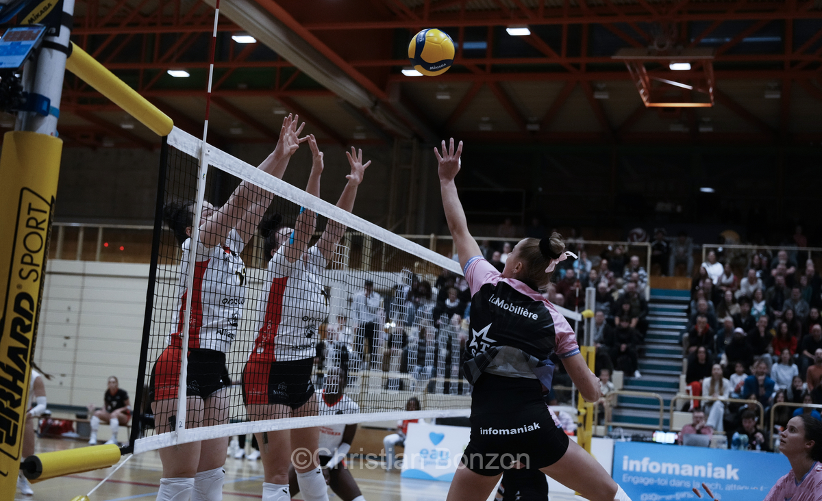 l'quipe fminine dÕInfomaniak Genve Volley