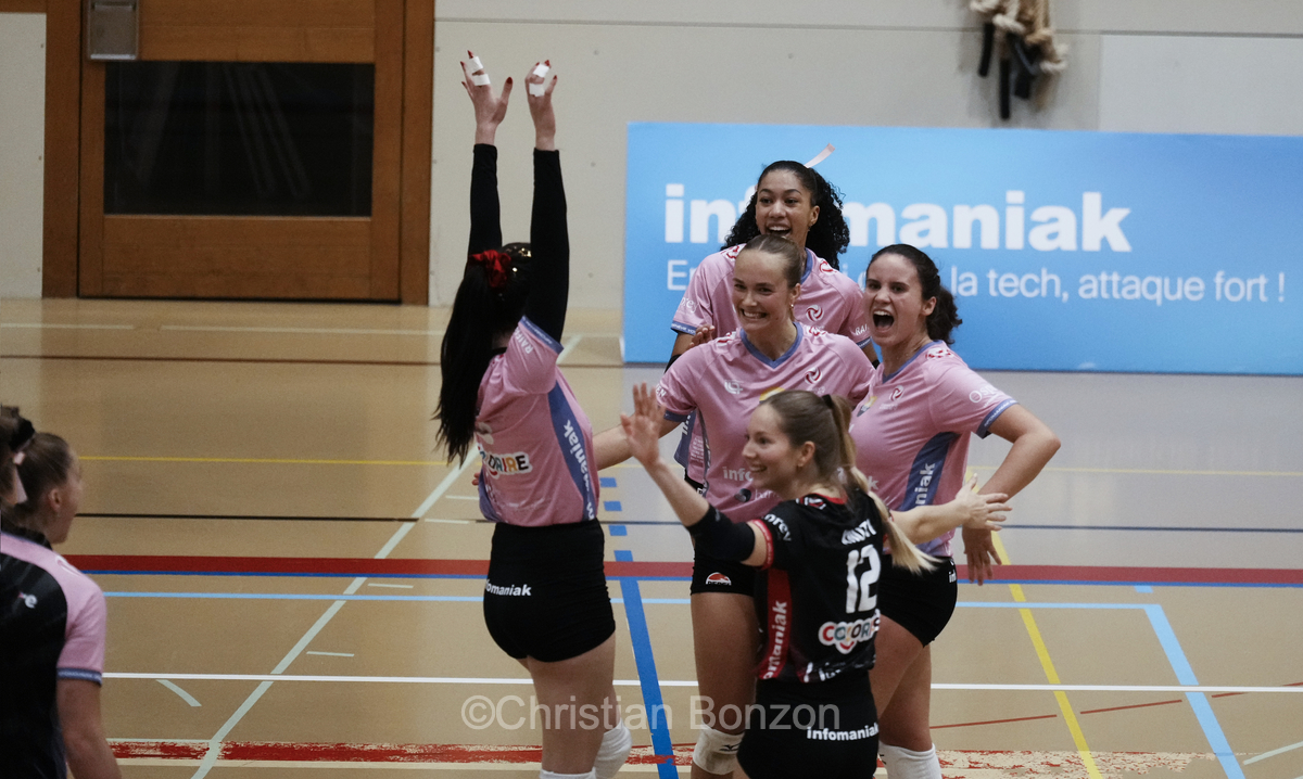 l'quipe fminine dÕInfomaniak Genve Volley