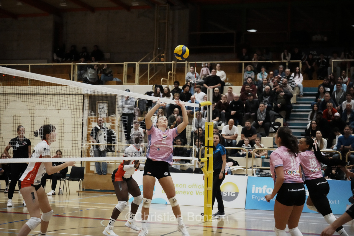 l'quipe fminine dÕInfomaniak Genve Volley