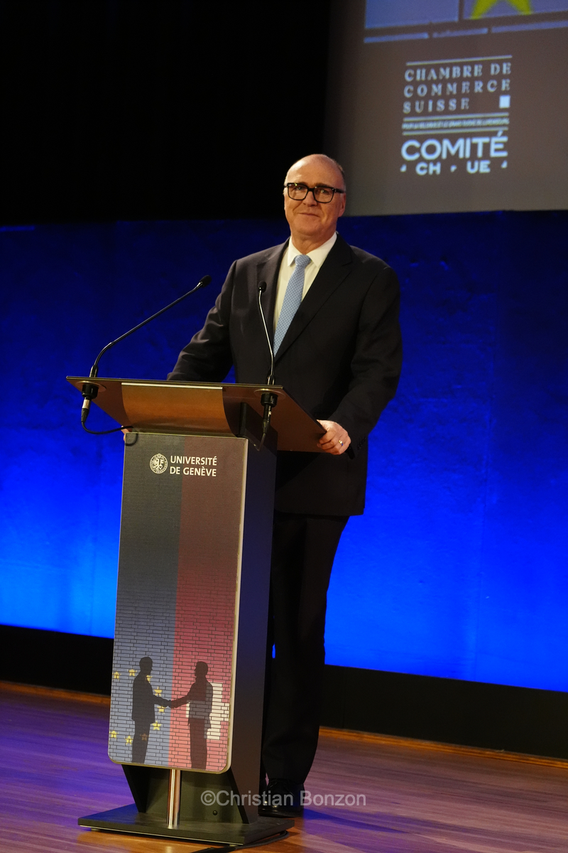 Fte MulticultureConfrence sur les relations bilatrales entre la Suisse et l'Union Europenne  Uni Dufour avec le Conseiller fdral Martin Pfister lle