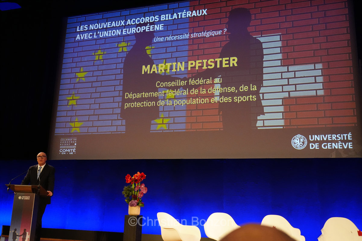 Fte MulticultureConfrence sur les relations bilatrales entre la Suisse et l'Union Europenne  Uni Dufour avec le Conseiller fdral Martin Pfister lle