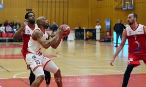 Les Lions de Genve sÕimposent face  Massagno au Pommier