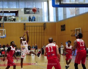 Les Lions de Genve sÕimposent face  Massagno au Pommier