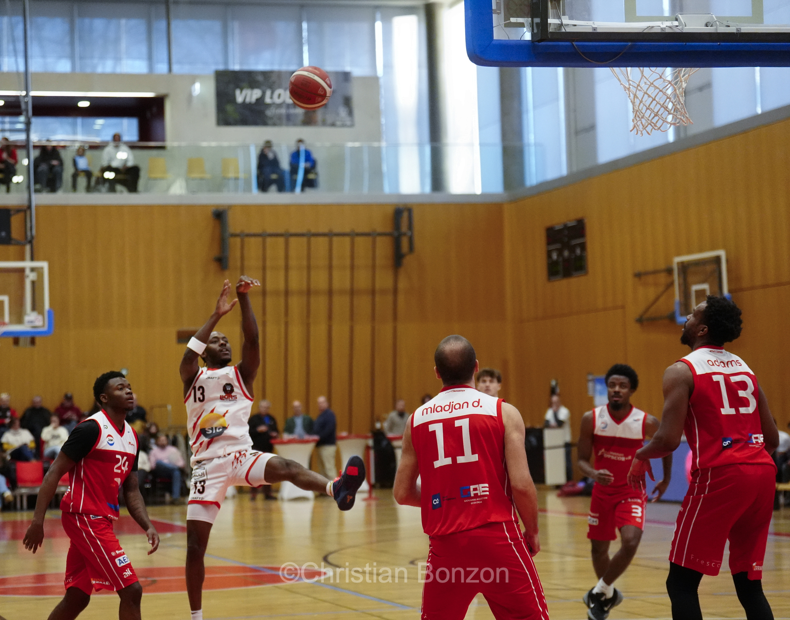 Les Lions de Genve sÕimposent face  Massagno au Pommier