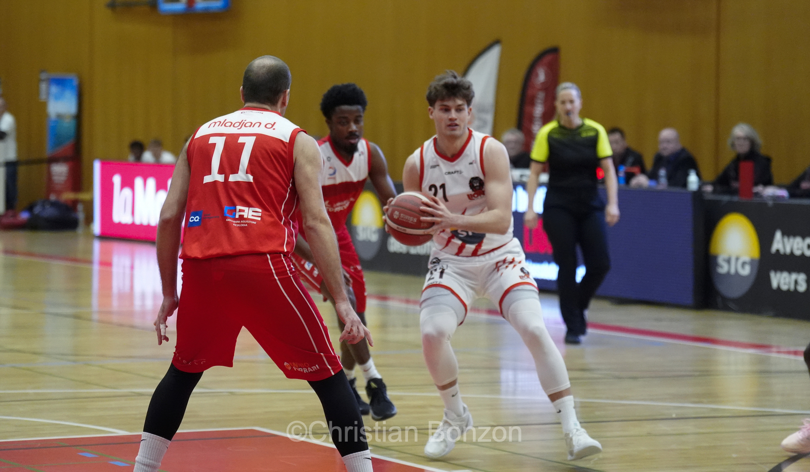 Les Lions de Genve sÕimposent face  Massagno au Pommier