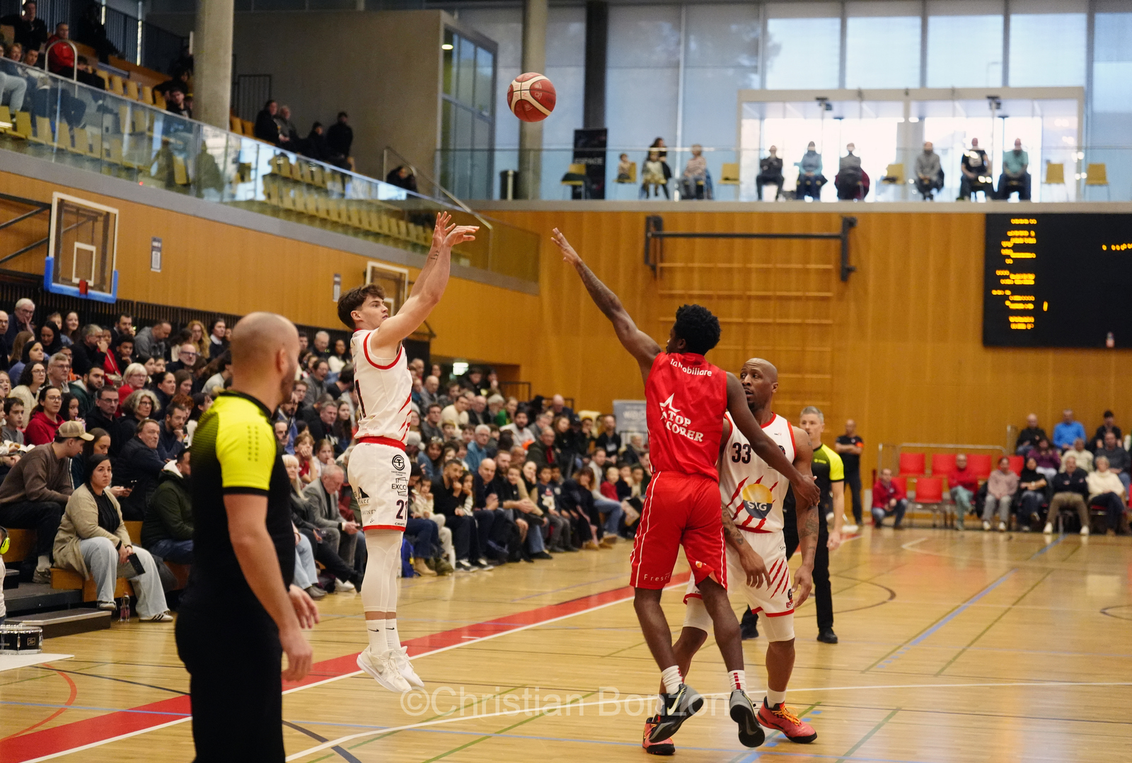 Les Lions de Genve sÕimposent face  Massagno au Pommier