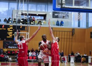 Les Lions de Genve sÕimposent face  Massagno au Pommier