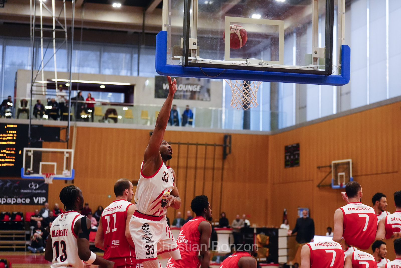 Les Lions de Genve sÕimposent face  Massagno au Pommier