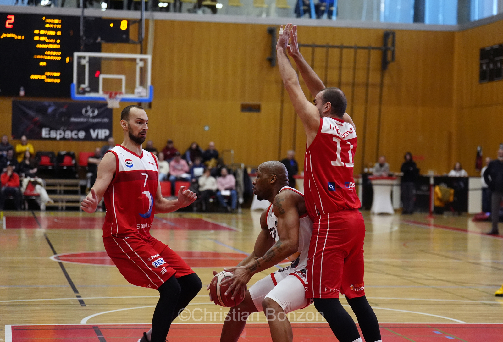 Les Lions de Genve sÕimposent face  Massagno au Pommier